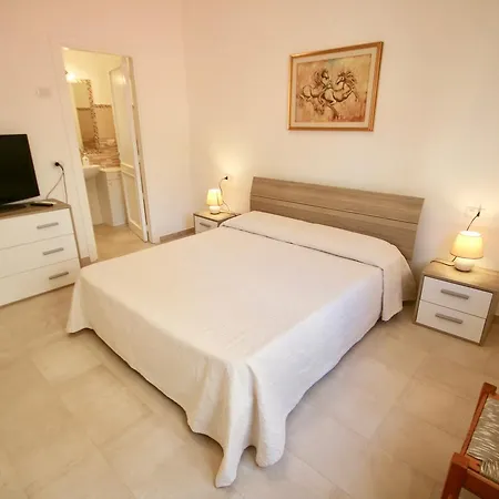 Casa Degli Ospiti 3* Olbia